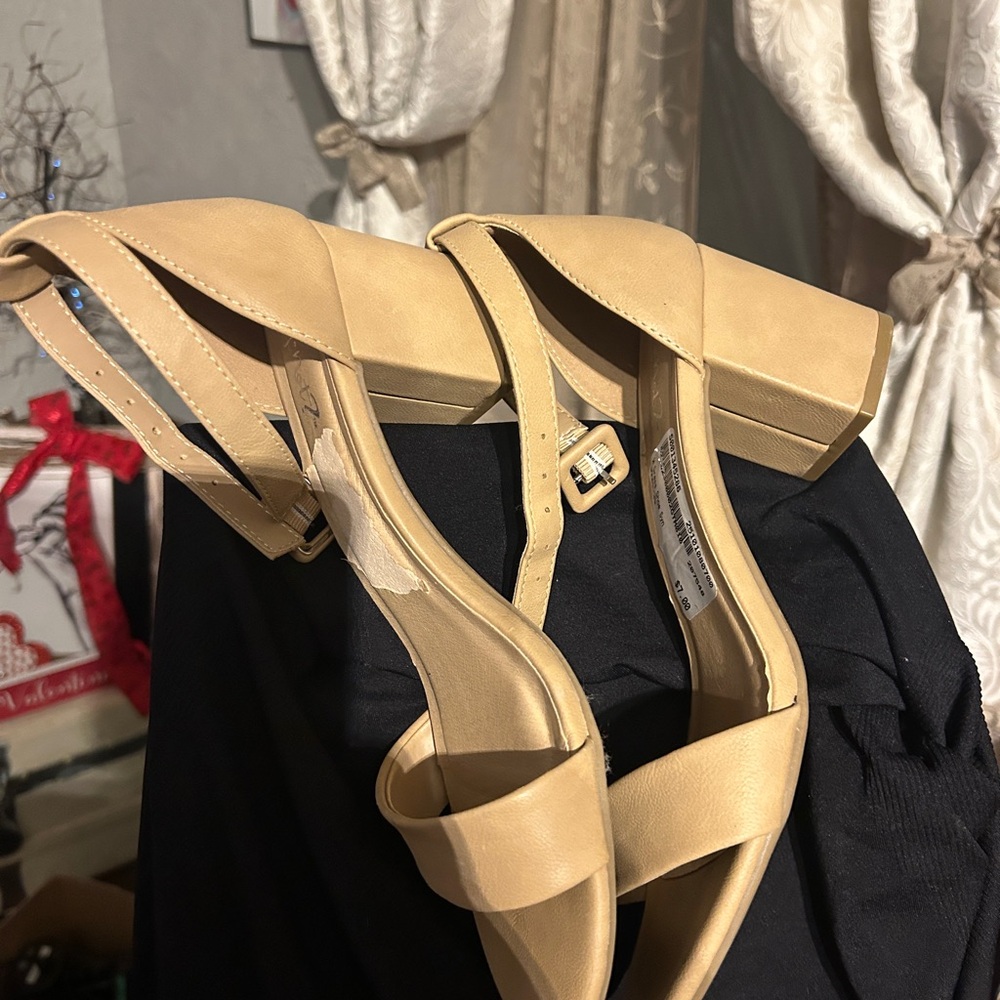 Elegant Tan Women's Sandals